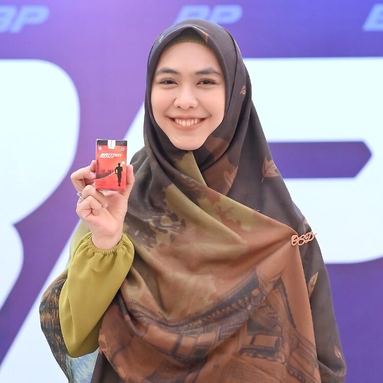 Oki Setyana Dewi